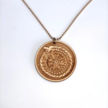 Tamgacrafts Ouroboros Odin Kuyruğunu Yiyen Ejderha Ahşap Kolye Ucu Rölyef Huş Ahşap 6 cm