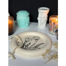 Özgürce Çiçek Kabartmalı Takılık ve Anahtarlık, Şık ve Kullanışlı Tasarım