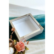Özgürce 25X25 cm Beyaz-Gümüş Derin Anı Çerçevesi ve Gül Kutusu