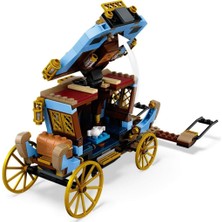 LEGO Harry Potter ve Ateş Kadehi Beauxbatons Arabası: Hogwarts’a Varış 75958 Yapım Seti (430 Parça)
