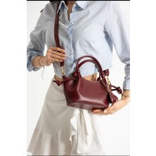 Özüm Çanta Kadın Charm Hediyeli El Kol ve Omuz Çapraz Çanta Bordo