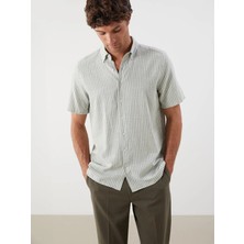 Lc Waikiki Yeni Sezon Regular Fit Kısa Kollu Çizgili Armürlü Erkek Gömlek