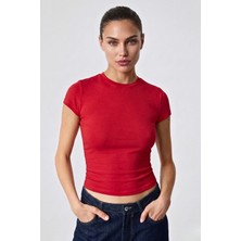 Guaraz Kadın Kırmızı Esnek Kumaşlı Vücuda Oturan Slim Fit Bisiklet Yaka Basıc T-Shirt