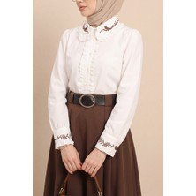 Moda Morfo Yakası ve Kolu Kuş Nakışlı Önü Fırfırlı Poplin Gömlek -Beyaz