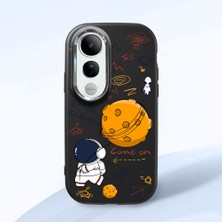 HONTINGA Vivo V50 Lite ile Uyumlu Kılıfı Kamera Korumalı Düşüme Önleyici Basitlik Siyah Yumuşak Silikon Telefon Kılıfı Astronot Desenli K4-0033