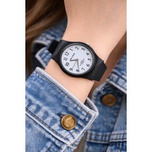 Weluxa Beyaz Renk Kadran Silikon Kordonlu 3 Atm Su Geçirmez Kadın Genç Kız Kol Saati