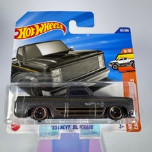 Hot Wheels '83 Chevy Silverado 1/64 Model Araba