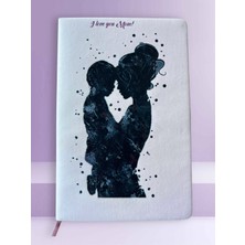 Mundy Anneler Günü Özel Uv Baskılı A5 Defter 💖 Yumuşak Deri Kapaklı Çizgili Ajanda Defter 📖 80 Yaprak Tarihsiz Not Defteri Anneye Hediye 🎁 (Kod:16)
