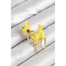 Yıldız Ticaret Mey Ithalat® Zirkon Taşlı Fiyonk Detaylı 3D Sarı Ceylan Figürlü Gold Renk Kadın Broş