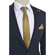 Brianze Gold Kravat Mendil Yaka Çiçeği Set Altın Renk Desenli %100 Microfiber Özel Günler İçin