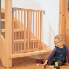 Özgürce Güvenli ve Şık Çocuk Merdiven Kapısı, Gri ve Doğal Ahşap Seçenekleri