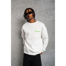 Alyn Wear Erkek Oversize Sweatshirt – Beyaz Renk  Ön ve Sırt Baskılı, Üç Iplik Içi Pamuklu Kumaş, Rahat Kalıp, Ribanalı Kışlık Sweat  Winagain Polizei Serisi - Beyaz