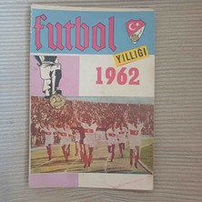1962 Futbol Yilligi Turkiye Futbol Federasyonu Basimi 176 Sayfa Temiz Kondisyonda    1962 Yılına Ait Futbol Yıllığı