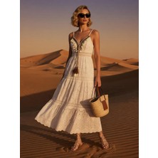 İbeeka Desert Bloom Dantel Işlemeli Maxi Elbise Ekru