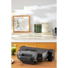 Özbience Yüksek Performanslı Siyah Tost Makinesi, Hızlı ve Pratik Kullanım