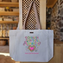 Bumudur Aksesuar Renkli Kalp ve Çiçeklerle Anneler Günü Tasarımı Dünyanın En Tatlı Annesine Baskılıı Naturel Kanvas Bez Çanta Açık Kahve Sap Beyaz Cırt Cırtlı Suluk Tutuculu - Büyük