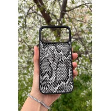 Glazef iPhone 17 Pro Max Yılan Desenli Kabartma Dokulu Kılıf