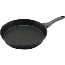 Go İthalat 32CM Döküm Tava Kabartma Piramit Desenli Bakalit Sap=18.2cm Poşetli Ambalaj (5517)