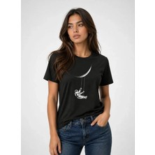 Antakya Yöresi Astronot Ay Temalı Tişört Kısa Kol Yazlık Bisiklet Yaka T-Shirt - Siyah