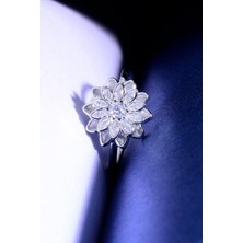 İnnuendo Jewelry 925 Ayar Gümüş Papatya Tasarım Taşlı Kadın Yüzük