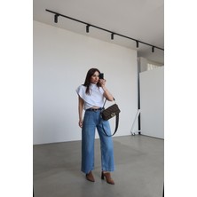 Özge Özgenç Deri Kemerli Wideleg Jean