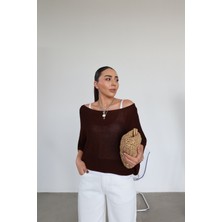 Özge Özgenç Madonna Yaka Atletli Triko
