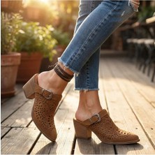 Vess Moda Kalın Topuklu Desen Delikli Tokalı Süet Terlik Taba