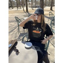 İbeeka But 1st Coffee Baskılı Oversize Standart Beden T-Shirt