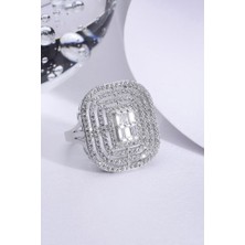 İnnuendo Jewelry 925 Ayar Gümüş Çok Taşlı Baget Detaylı Kadın Yüzük