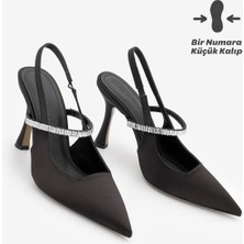 Marjin Kadın Stiletto Sivri Burun Bantlı Taşlı Arkası Açık Atkılı Topuklu Ayakkabı Lovan Siyah Saten