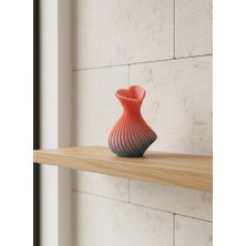 Kalp Tasarımlı Modern Dekor Vazo 15 cm Şık ve Estetik Görünüm