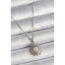 316L Çelik Gümüş Renk Zincir Beyaz Mineli Güneş Model Kadın Kolye - Lisinya