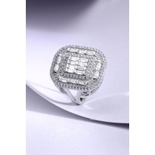 Innuendo Jewelry 925 Ayar Gümüş Işıltılı Dikdörtgen Baget Taşlı Kadın Yüzük