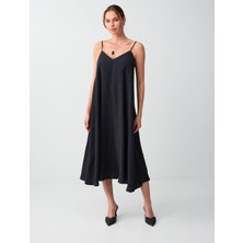 Jimmy Key Siyah Rahat Kesim V Yaka Askılı Modal Midi Elbise