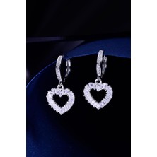 Innuendo Jewelry 925 Ayar Gümüş Baget Taşlı Kalp Sallantılı Halka Kadın Küpe