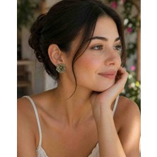 Myth Atelier El Yapımı Adaçayı Yeşili Çiçek Küpe - Sade ve Zarif Minimalist Tasarım