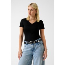 Velmora Guess V Yaka T-Shirt