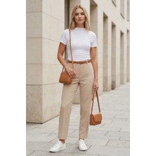 Lupinn Kadın Beyaz Büzgülü Dokulu Bluz Slim Fit Kısa Kol Yüksek Yaka Esnek Modern Şık Üst Bluz