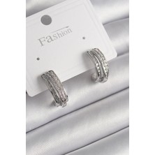 Uravas Store Pirinç Gümüş Renk Zirkon Taşlı Yarım Halka Model Kadın Küpe