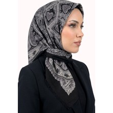 Hadiora Kadın Siyah Gri Etnik Desenli Flamlı Eşarp