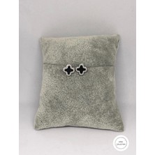 Silver-Siyah Renk Minimal Yonca Çelik Küpe