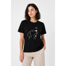 Tarz Yeri Kadın Köpek Figürlü Minimal Baskılı Tişört Kısa Kol Yazlık T-Shirt - Siyah