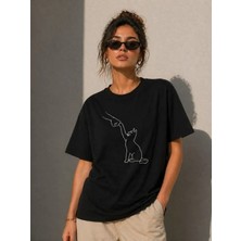 Antakya Yöresi Minimal Kedi Çizim Baskılı Tişört Kısa Kol Yazlık T-Shirt - Siyah