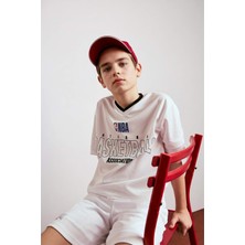 DeFacto NBA New Regular Fit V Yaka Kısa Kollu Tişört Erkek Çocuk H2898A826HS