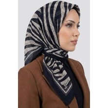 Hadiora Kadın Lacivert Zebra Desenli Flamlı Eşarp
