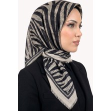 Hadiora Kadın Ekru Zebra Desenli Flamlı Eşarp