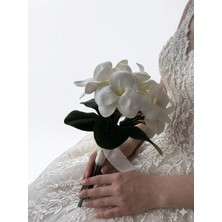Nayino Manolya Gelin Buketi – Krem Beyaz Zarif Tasarım | El Yapımı Bridal Bouquet
