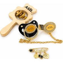 Shopfocus Kişiye Özel Isimli-0-18 Ay Emzik-Emzik Zinciri-Maşallah Bebek Yaka Iğnesi METAL-%100 Doğal Organik Ahşap Bebek Çıngırak-Hediyellik-Yeni Doğan-Çocuk