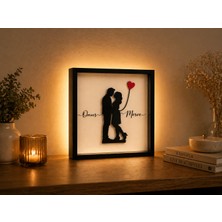 Mosso Steel Kişiye Özel LED Işıklı Çift Tablosu – Isimli Dekoratif Çerçeve Eş / Sevgili / Çift Tablosu 20 x 20 cm