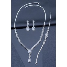 Innuendo Jewelry 925 Ayar Gümüş Kadın Baget Taşlı Yaprak Motifli Takı Seti